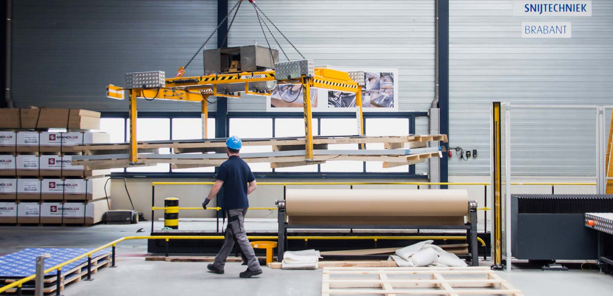 Snijtechniek Brabant | Transport en levering aluminium platen